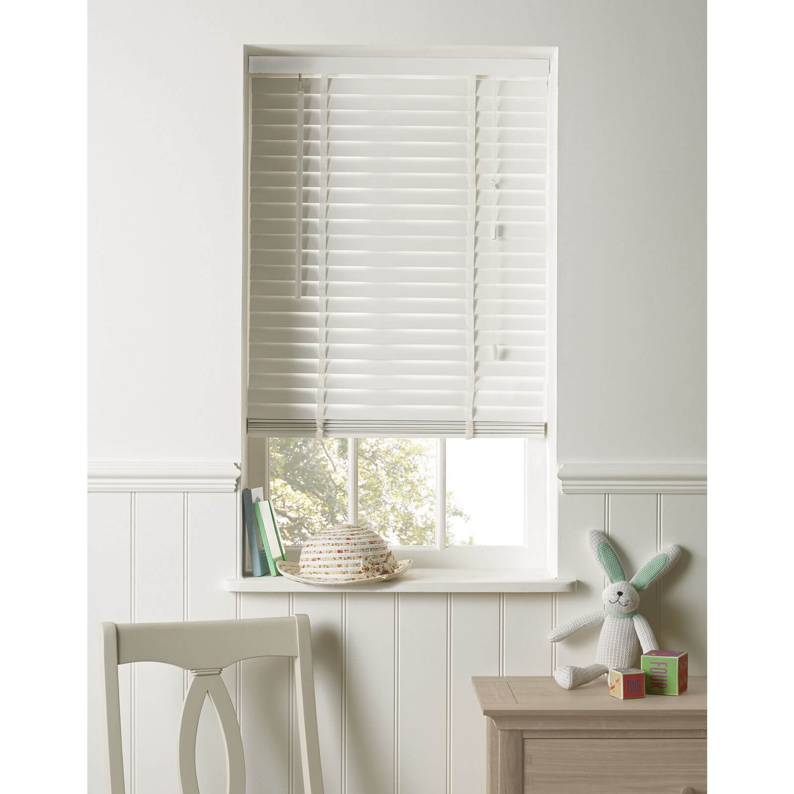 White Wood 35mm Blind 120cm Homebase