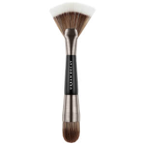 Brocha de contouring UD Pro Shapeshifter de Urban Decay