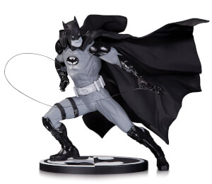 DC Statue Batman Black & White By Ivan Reis