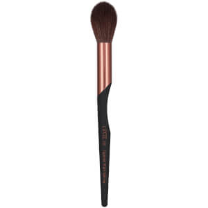 Luxie 737 Tapered Highlighting