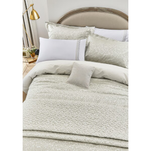 Helena Springfield Laurel Bedspread - Linen