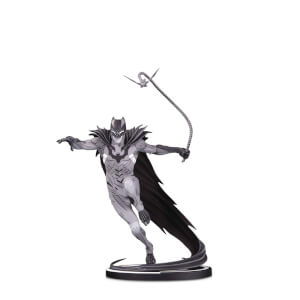 Batman Black & White Statue By Kenneth Rocafort