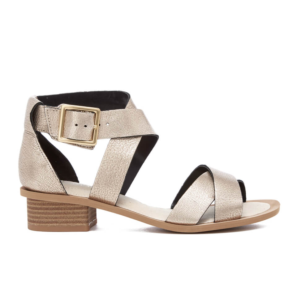 clarks sandcastle sandals