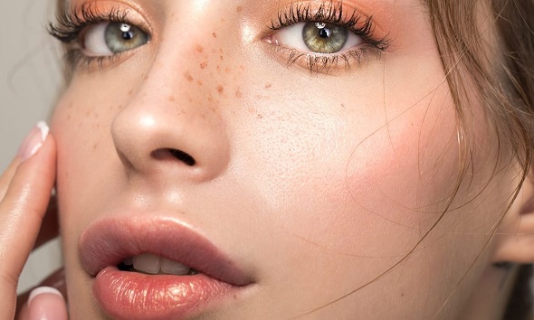 <b>TOP PRODUCTS FOR THE PERFECT NO-FILTER SELFIE</b>