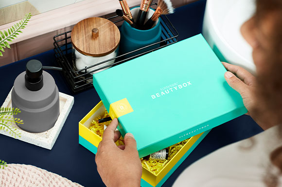 The lookfantastic January Revive Edition Beauty Box is here! There is no room for the January Blues here as this box is curated with 7 refreshing beauty treats!